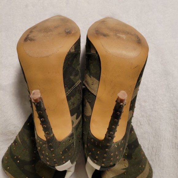 Steve Madden Camo Heeled Boots - Picture 5 of 5